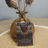 Stenen pocket hug hartjes